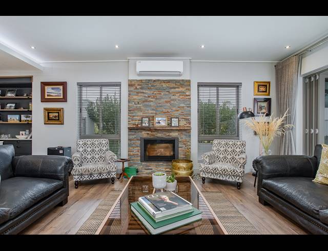 4 BEDROOM FREEHOLD FOR SALE IN LEMOENKLOOF